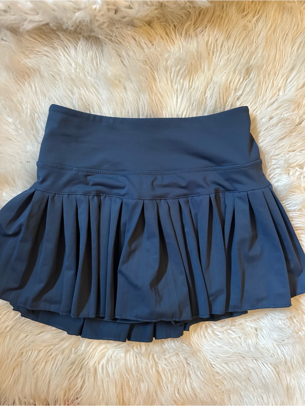 Gold hinge navy tennis skirt size XS worn once